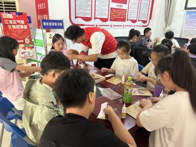 指尖綻放自然之美 鏡湖區大礱坊街道康復路社區壓花書簽DIY藝術體驗活動策劃方案